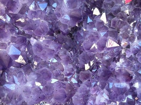 I got: Amethyst! What Crystal Color Are You Vibrating? Purple Crystals Aesthetic, Crystals Aesthetic, Celestial Aesthetic, Nostalgia Aesthetic, Crystal Healer, Amber Crystal, Calming Stones, Amethyst Color, Lavender Blue