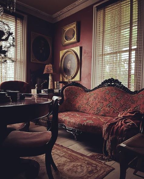 Victorian Parlor Sitting Rooms, Antique Couch Living Room, Moody Victorian Bedroom, Vintage Sitting Room, Gray Morning, Vintage Parlor, Victorian Couch, Victorian Style Furniture, Victorian Rooms