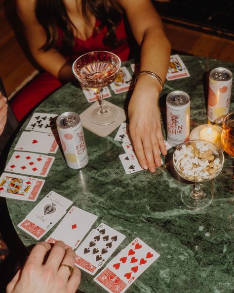 Poker Party, Party Photoshoot, Poker Night, Photographie Inspo, Casino Night, Casino Party, Vegas Wedding, Flash Photography, Foto Inspiration