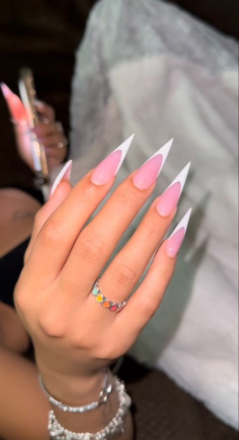 Acrylic Nails Stiletto, Stilleto Nails Designs, Short Stiletto, Kadeřnické Trendy, Drip Nails, Stiletto Nails Designs, Dope Nail Designs, Long Acrylic Nails Coffin, Acrylic Nails Coffin Pink