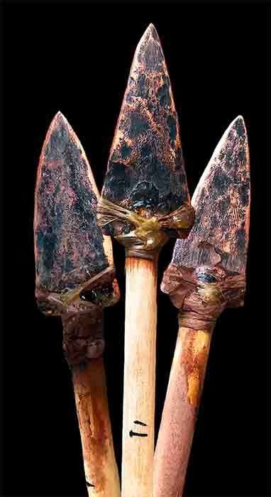 Native North Americans Were Making Copper Tools in 7,500 BC | Ancient Origins Native American Bow, Copper Uses, Flint Knapping, Native American Pictures, Ancient Origins, Copper Style, Metal Tools, Ancient Cultures, Animal Skin