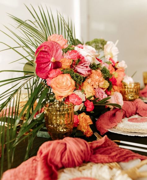 Tropical Pink Floral Arrangements, Pink And Orange Tropical Wedding, Tropical Glam Decor, Pink And Orange Wedding Theme, Flower Arrangements Tropical, Joe March, Havana Wedding, Tropical Wedding Centerpieces, Tropical Bridal Bouquet