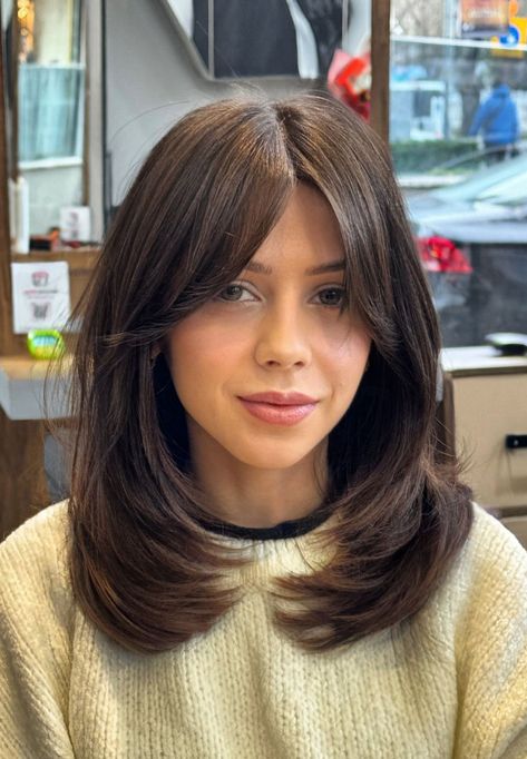 Curtain Bang Medium Haircut, Chestnut Brown Hair With Bangs, Black And Brown Short Hair, Curtain Bangs Off Center Part, Medium Hairstyle With Curtain Bangs, Long Fringe Short Hair, Bangs For Asian Hair, Straight One Length Hair, Shorter Hair Layers