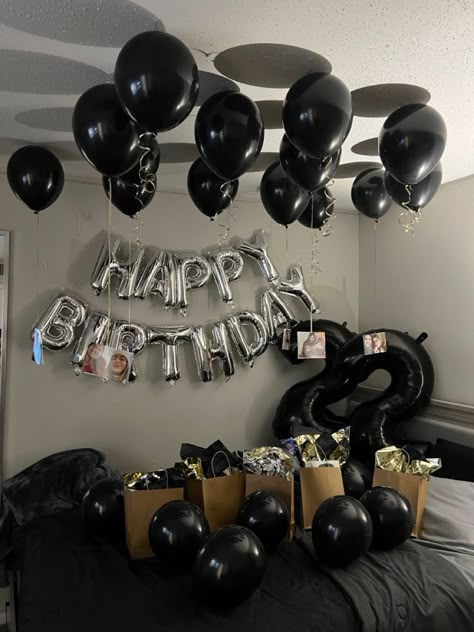 Birthday Room Surprise, Bday Gift For Boyfriend, Boyfriends Birthday Ideas, Birthday Surprises For Him, Happy Birthday For Him, Surprise Birthday Decorations, Cute Anniversary Gifts, Photo Styles, Birthday Room Decorations