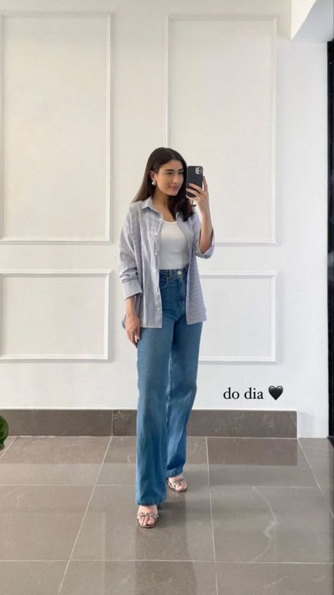 Neat Casual Outfits, Looks Jeans, Casual Work Outfits Women, Chic Interior Design, Casual College Outfits, Jeans Outfit Casual, Everyday Fashion Outfits, Casual Day Outfits, Quick Outfits