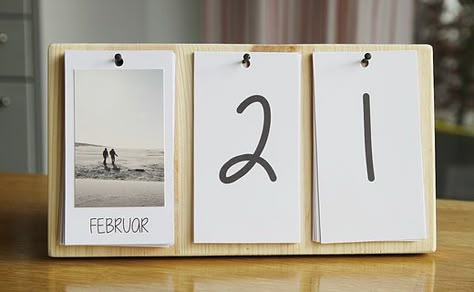 Diy Calendar Ideas, Photographer Packaging, Diy Kalender, Diy Office Decor, Diy Beton, Kalender Design, Handmade Gifts For Friends, Graphic Design Cards, Diy Calendar