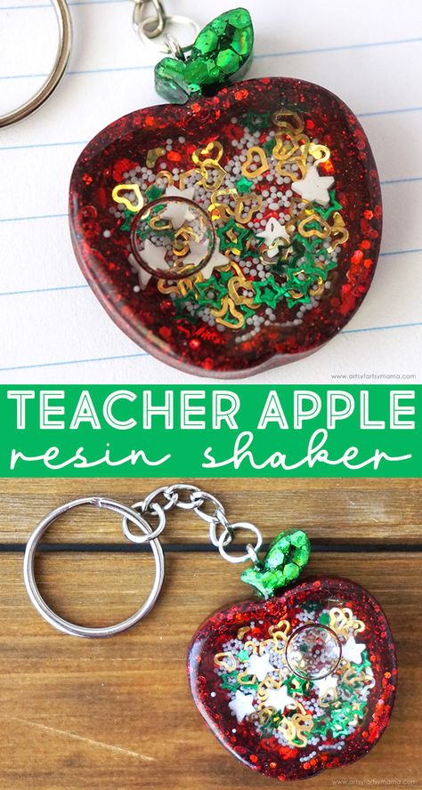 Diy Shaker Keychain, Resin Shaker Keychain, Shaker Keychain, Candle Crafts, Epoxy Ideas, Candle Crafts Diy, Diy Jewelry Inspiration, Diy Epoxy, Candle Craft