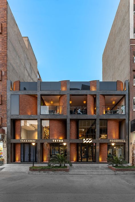 Street Retail Architecture, Corner Lot Commercial Building Design, Contemporary Commercial Building Facade, Bakery Architecture Design, Modern Restaurant Facade, Commercial Architecture Exterior, G+2 Commercial Building Elevation, Restaurant Architecture Exterior, Boutique Hotel Facade