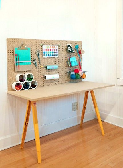 Forget kids, I need one of these! Kid’s Crafts Work Station Kids Craft Tables, Craft Room Tables, Craft Table Diy, Computer Desks, Craft Station, Diy Workbench, Diy Office, Diy Ikea, Kids' Desk