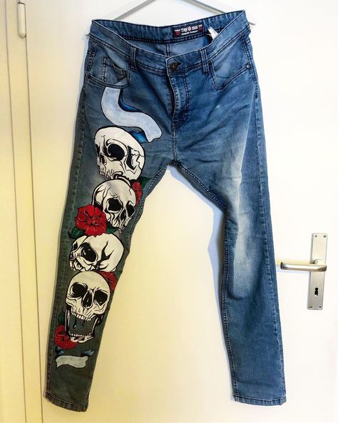 #painted #handmade #denim #malejeans #man #skull #skullart #art #painteddenim #paintedjeans #painting #art  #design #fashion #onlineshopping Skull Jeans, Batik Pants, Custom Sneakers Diy, Denim Art, Custom Jeans, Painted Jeans, Clothes Diy, Painted Denim, Jeans For Men