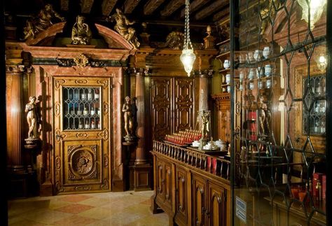 Ancient Chemist shop, Venice via Ca’ Mocenigo: 18th century Interiors, Costumes and the History of Perfume History Of Chemistry, Venice Attractions, Vintage Italy, Beautiful Places To Visit, Venice Italy, Interior Design Trends, Italy Travel, Apothecary, 18th Century