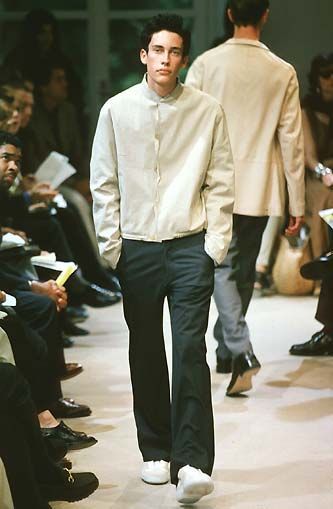 90s Minimalism Fashion, Jil Sander Menswear, Jil Sander 90s, Prada Menswear, 90s Men, Minimal Look, Men Stylish Dress, 90s Mens, Boys Wear