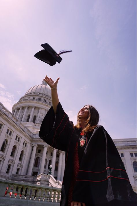 Uw Madison Graduation Pictures, Washington Dc Graduation Pictures, Dc Graduation Pictures, Uw Madison Graduation, Uw Graduation, Vintage Graduation Pictures, Manifest Board, Grad Poses, Grad Pic