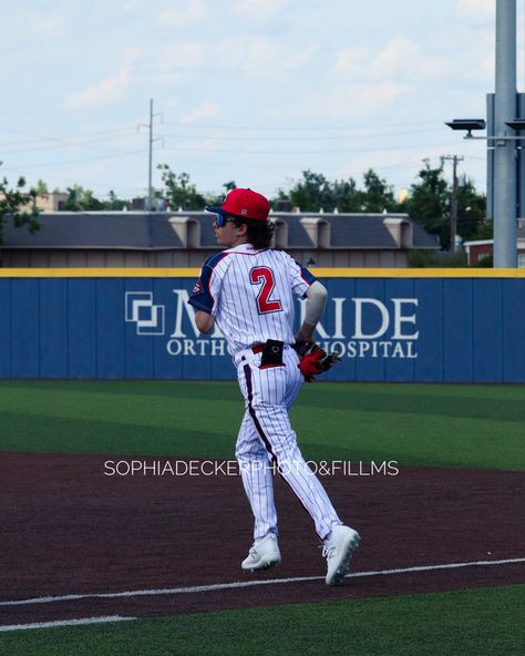 Cute Baseball Players High School, Highschool Baseball, Mlb Wife, Baseball Drip, Sports Poses, Baseball Memes, Baseball Lifestyle, Baseball Kids, Baseball Boy