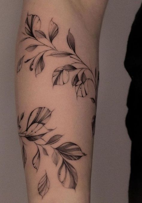 Amaryllis Tattoo, Blatt Tattoos, Arm Wrap Tattoo, Tiny Bird Tattoos, Around Arm Tattoo, Wrap Around Tattoo, Nature Tattoo Sleeve, Flower Tattoo Ideas, Wrap Tattoo