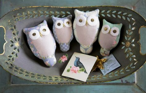 Owls Sweet Cups, Owl Crafts, Owl Gifts, Owl Patterns, Book Quilt, Diy Homemade, Gift Decorations, Bird Art, Pin Cushions