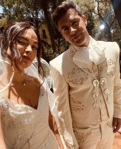 White Mariachi Suit, Jalisco Wedding Dress, Wedding Charro Suit, Mariachi Wedding Dresses, Charro Wedding Suit Grooms, Mexican Wedding Groom Suit, Mexican Suits For Wedding, Mexican Wedding Charro, Charro Suit Men Wedding