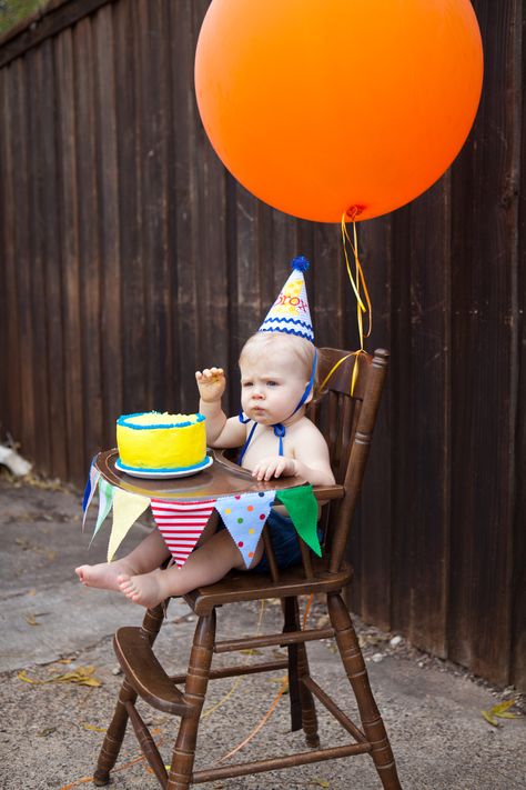 Vintage First Birthday, Birthday Concept, Vintage High Chairs, Simple First Birthday, Birthday Festivities, Balloons Photography, Dwelling Place, Birthday Highchair, Zoo Birthday