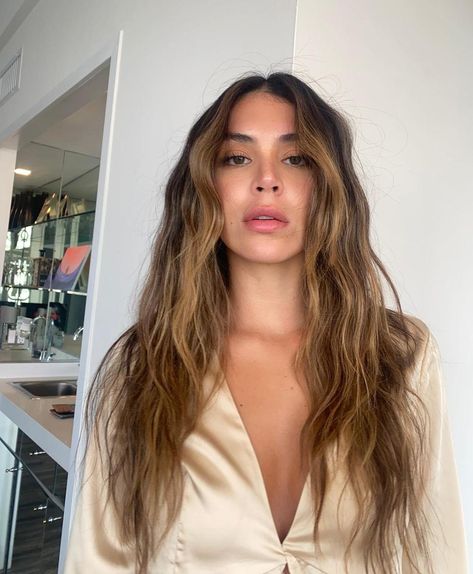 Messy Hair Waves, Beach Waves Brunette Hair, Beach Hairstyles Dark Hair, Effortless Waves Medium Hair, Beach Waves Wedding Hair Long, Beach Waves Thick Hair, Natural Beach Waves Hair, Beach Wave Haircut, Beach Waves Medium Length Hair