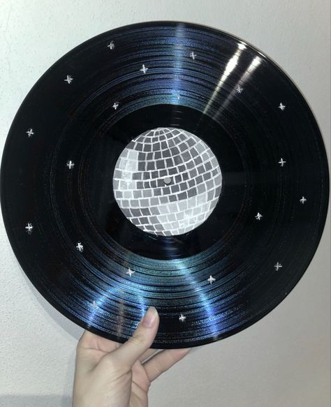 i want you to know i’m a mirrorball Vinyl Records Crafts Diy, Vinyl Painting Ideas Taylor Swift, Cute Vinyl Record Paintings, Disco Ball Record Painting, Record Painting Ideas Easy Boho, Vinyl Record Painting Ideas Taylor Swift, Simple Painted Records, Painted Vinyl Records Taylor Swift, Record Painting Ideas Taylor Swift