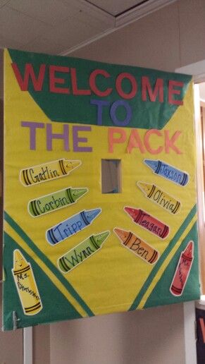 Crayon theme classroom door                                                                                                                                                      More Crayon Bulletin Boards, Crayon Themed Classroom, Classroom Door Ideas, Infant Classroom, Prek Classroom, Preschool Bulletin, Preschool Classroom Decor, Preschool Bulletin Boards, Toddler Classroom