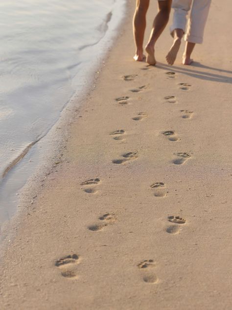 Leave only footprints, take only memories.  It's better in The Bahamas.... Footprints In The Sand, Sand Surfing, Summer Romance, Seaside Cottage, Caribbean Beaches, Coastal Chic, Island Travel, Beach Time, Sand Dollar