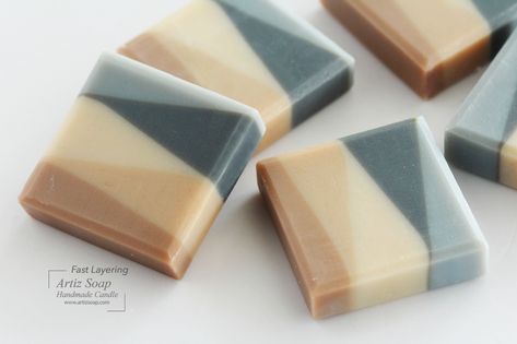 Cold Process Soap Designs Ideas, Making Liquid Soap, Soap Decoration, Liquid Soap Making, Hot Process Soap, Flower Piping, Soap Design Ideas, Cold Process Soap Designs, Diy Soap Bars