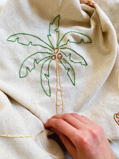 Embroidered Palm Tree, Hawaiian Embroidery, Embroidery Shoes Diy, Embroidery Tropical, Palm Embroidery, Tropical Embroidery, Embroidered Table Cloth, Broderie Simple, Hand Embroidery Videos