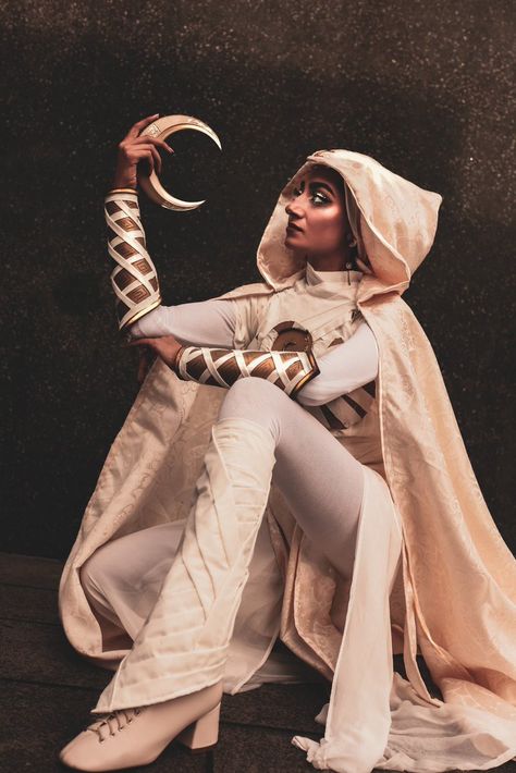 Moonknight Dress, Moonknight Female Costume, Cosplay Outfits Female Marvel, Moon Knight Costume Female, Moon Knight Disneybound, Female Moon Knight Cosplay, Moonknight Cosplay Diy, Moonknight Costume Female, Moon Knight Female