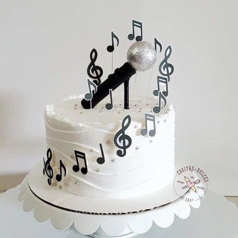 Cake With Music Theme, Birthday Cakes Music Theme, Piano Cakes Ideas, Music Cake Design, Music Theme Cake Ideas, Music Cake For Men, Music Cakes Birthday, Music Themed Cakes For Men, Cake With Music Notes