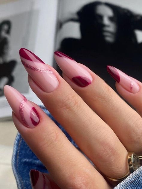 Korean Winter Style, Burgundy And Gold Nails, Maroon Nail Designs, Maroon Nail, Burgundy Nail Designs, Dark Pink Nails, Plum Nails, Dark Red Nails, Korean Winter