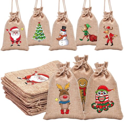 Christmas Favors Diy, Christmas Goodie Bags, Burlap Gift Bags, Chirstmas Gift, Christmas Treat Bags, Burlap Sacks, Burlap Bags, Christmas Favors, Christmas Treat