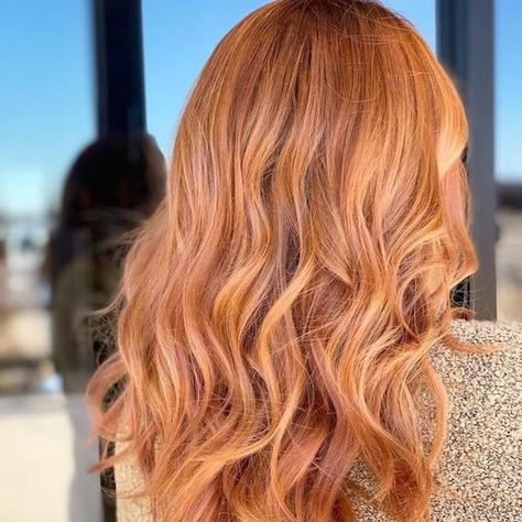 Honey Blonde Hair Color Formulas | Wella Professionals Strawberry Hair Dye, Strawberry Blonde Hair Color Formula, Strawberry Blonde Hair Dye, Dark Strawberry Blonde Hair, Dark Strawberry Blonde, Light Strawberry Blonde, Warm Blonde Hair, Strawberry Blonde Highlights, Red Blonde Hair