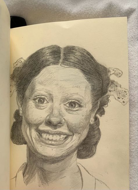 Drawing of Mia Goth as Pearl in A24’s ‘Pearl.’ Pearl Drawing, Hb Pencil, Mia Goth, Arte Van Gogh, Background Drawing, Arte Sketchbook, Book Art Drawings, Art Tutorials Drawing, Sketchbook Art Inspiration