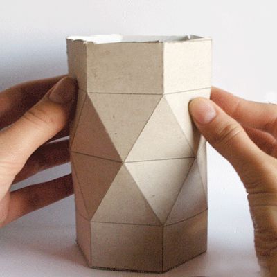 821171254064077.gif Origami Kutu, Origami Toys, Cardboard Design, Folding Origami, Instruções Origami, Origami Box, Concrete Crafts, Box Packaging Design, Cardboard Packaging