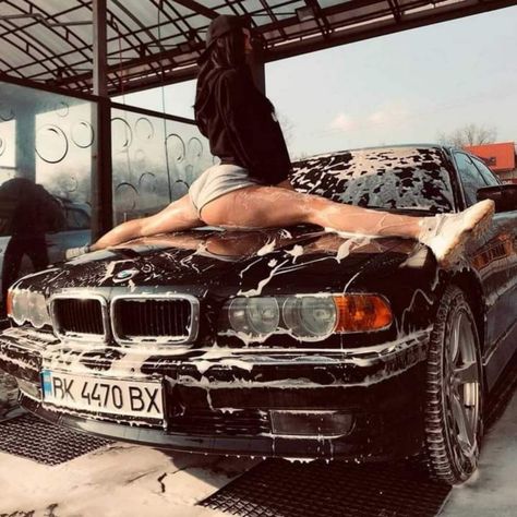 beautiful sexy girl washing car Trunk Ideas, Бмв X3, Car Seat Poncho, Bmw Girl, Reverse 1999, Dream Cars Bmw, Car Poses, Mobil Drift, Gangster Girl