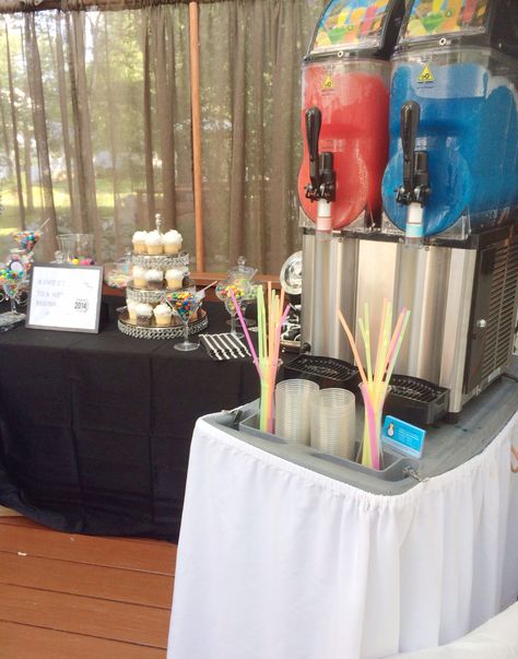 Wedding Slushy Bar, Slushies Machine, Slurpee Machine, Hbd Ideas, Summer Office Party, Slushy Machine, Slushie Machine, 21st Bday Ideas, Beach Birthday Party