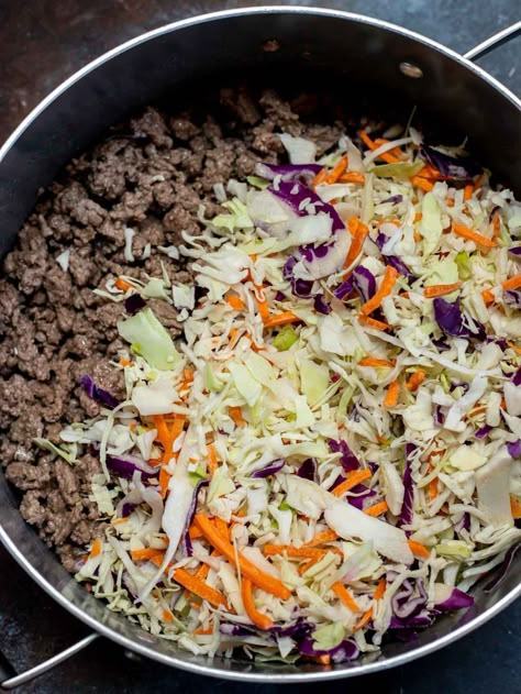 Egg Roll Stir Fry, Keto Egg Roll, Egg Roll Bowl, Eggroll In A Bowl, Egg Roll In A Bowl, Low Carb Lunch, Coleslaw Mix, Sausage And Egg, Cabbage Rolls