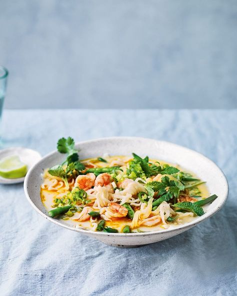 Lemongrass prawn laksa noodles | delicious. magazine Prawn Laksa, Laksa Noodles, Prawn Soup, Laksa Recipe, Asian Bowl, Curry Recipes Vegetarian, Prawn Dishes, Fast 800, Recipes Fish