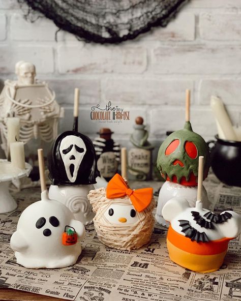 It’s official! "Spooky” season is in full swing here @the_tiny_chocolate_house. Halloween caramel apples 2023.… | Instagram Halloween Caramel Apples, Fall Caramel Apples, Caramel Apples Halloween, Halloween Candy Apples, Spooky Halloween Desserts, Chocolate Caramel Apples, Halloween Apples, Halloween Party Appetizers, Chocolate House