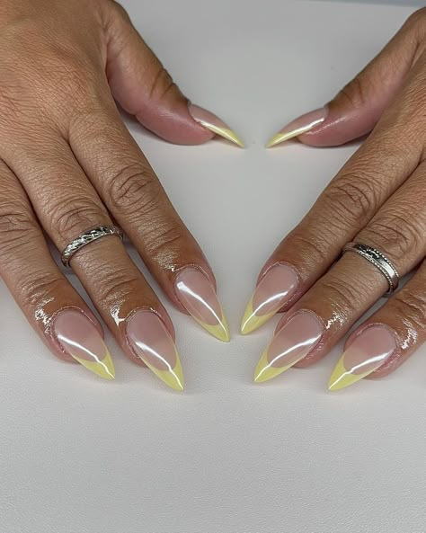 New Nail Designs 2023, Easy Winter Nails, Yellow Tips, Summer Nail Art Ideas, Medium Stiletto, Simple Summer Nails, Yellow French, Girly Acrylic, New Nail Designs