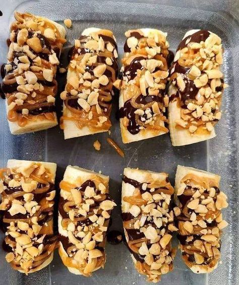 Banana Snickers, Healthy Snickers, Snickers Recipe, Snickers Bar, Weight Watchers Recipes, Ww Desserts, Frozen Treat, Chocolate Coating, Decadent Chocolate