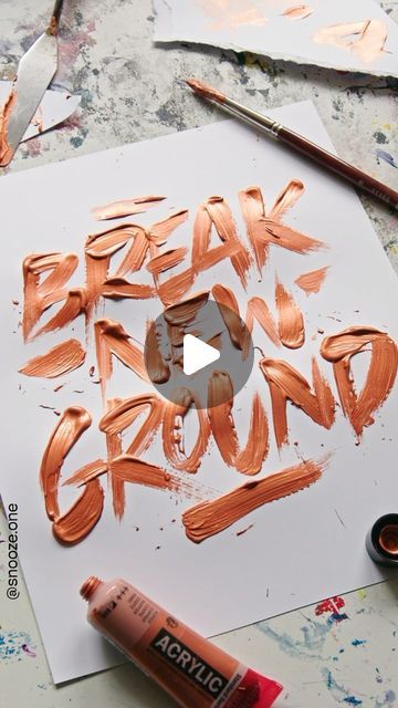 Snooze One – Lettering Artist on Instagram: "A quick and fun lettering playing around with paint textures 😌🙏 how do you like it?   A couple years ago I saw a lettering by @tyrsa using thick golden paint and I loved the texture. Been searching for the right paint to get a similar effect 😅   This is bronze acrylic paint, but I have to try it out with golden ink on black as well 👀 the sheen effect looks much more beautiful in-person hah.   #acrylic #brushlettering #lettering #letteringinspiration #acrylicpainting" Fun Lettering, A Lettering, Golden Painting, Cool Lettering, Do You Like It, Brush Lettering, Artist On Instagram, Texture Painting, Guacamole