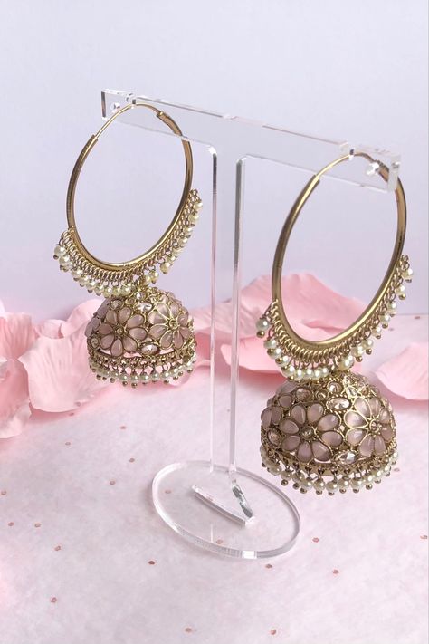 Pink Earrings Indian, Pastel Indian Outfits, Reception Bride Outfit, Hoop Jhumka Earrings, Pink Jhumka, Hoop Jhumka, Jhumkas Gold, Light Pink Earrings, Pink Hoop Earrings