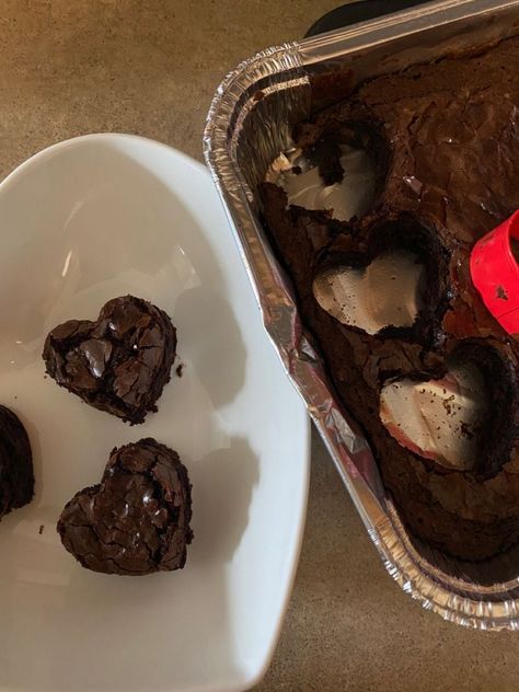 Heart Brownies Aesthetic, Heart Baking Aesthetic, Brownies Heart Shaped, Brownie Cookies Aesthetic, Aesthetic Brownies Pictures, Making Brownies Aesthetic, Heart Shape Brownies, Brownie Recipes Aesthetic, Baking Aesthetic Brownies