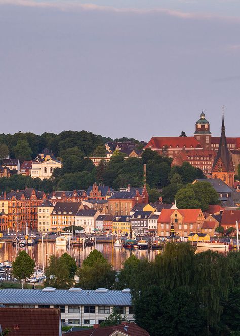 Flensburg Visit Germany, Round The World, Travel Information, Travel Goals, Countries Of The World, Cool Places To Visit, Europe Travel, Travel Photos, Paris Skyline