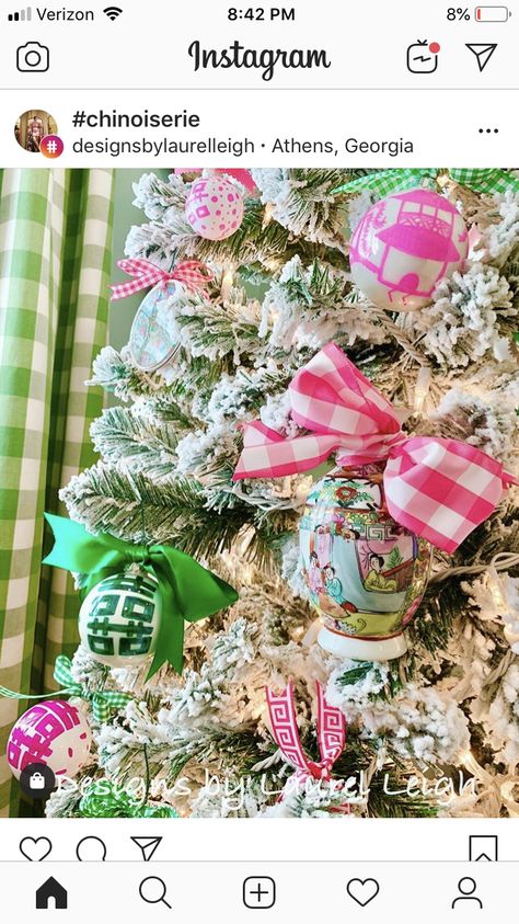 Pink And Green Chinoiserie, Chinoiserie Christmas Tree, Green Chinoiserie, Pink Chinoiserie, Chinoiserie Christmas, Pallet Christmas Tree, Preppy Christmas, Hand Painted Christmas, Painted Christmas Ornaments