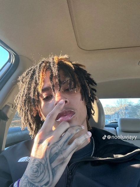 Poly Love, Freeform Dreads, Cute Dreads, Dreadlock Hairstyles For Men, Light Skin Men, Dark Skin Men, Black Men Street Fashion, Boys With Curly Hair, Attractive Guys