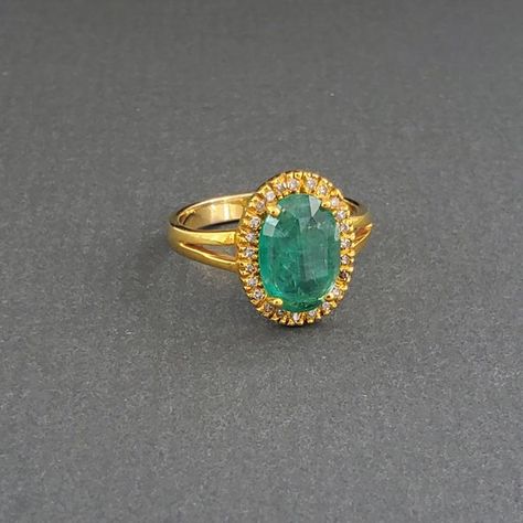 This big beautiful Columbian emerald is surrounded by diamonds set into 14k gold. This piece would make a gorgeous alternative engagement ring! Columbian Emerald Ring, Amber Engagement Ring, Emerald Ring Design, Antique Emerald Ring, Columbian Emeralds, Alternative Engagement Ring, Emerald Ring Gold, Gold Chain Design, Antique Diamond Rings