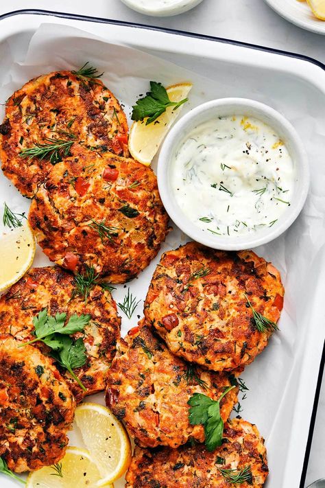 Salmon Patties Paleo Salmon Patties, Low Carb Salmon Patties, Salmon Croquettes Recipe, Salmon Cake, Paleo Salmon Cakes, Low Carb Salmon, Salmon Cakes Recipe, Lemon Dill Sauce, Canned Salmon